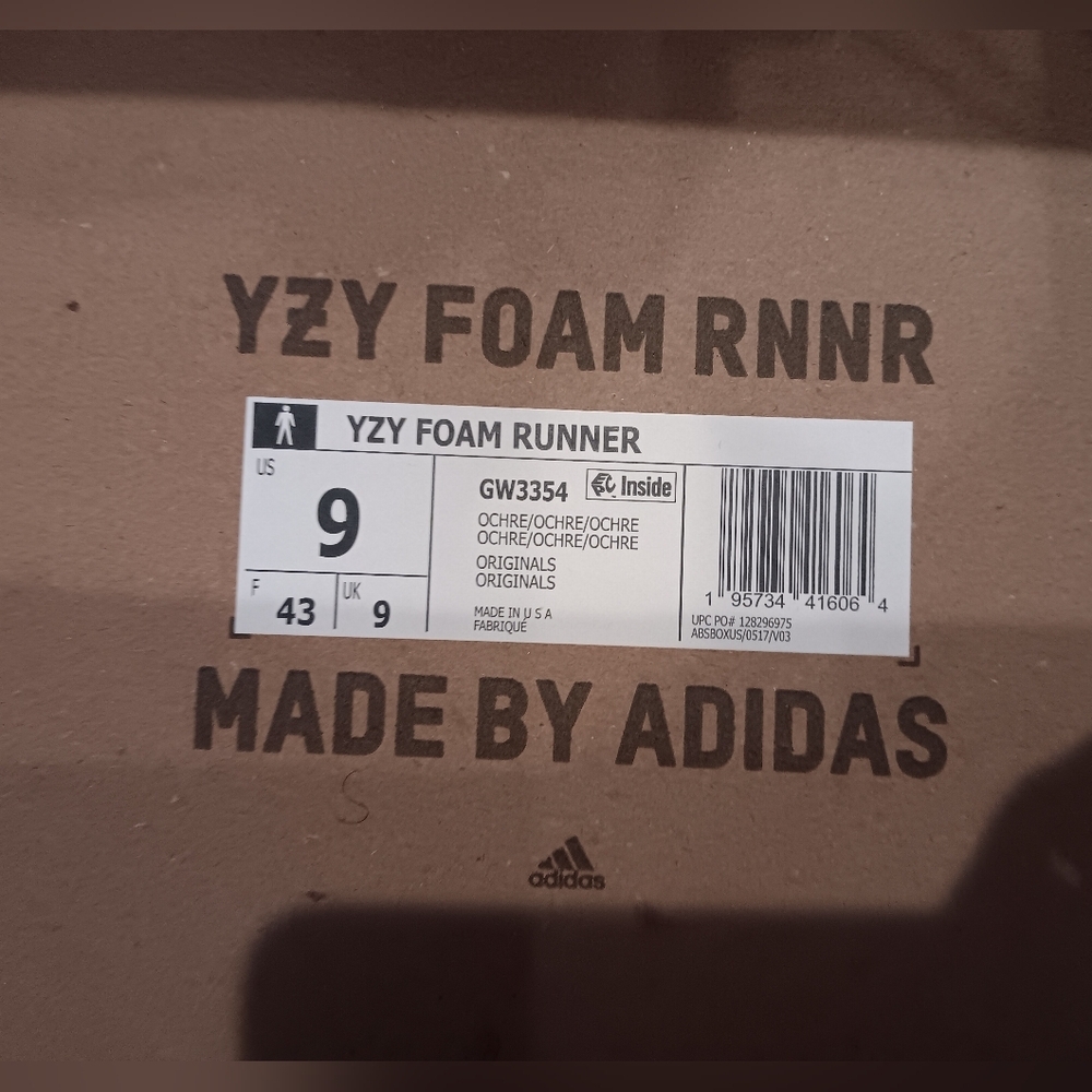 Adidas Yeezy Foam RNNR Sand (Foam Runner)size 9 - Picture 2 of 6